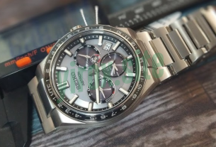 Seiko Astron GPS Solar Titanium SSH107